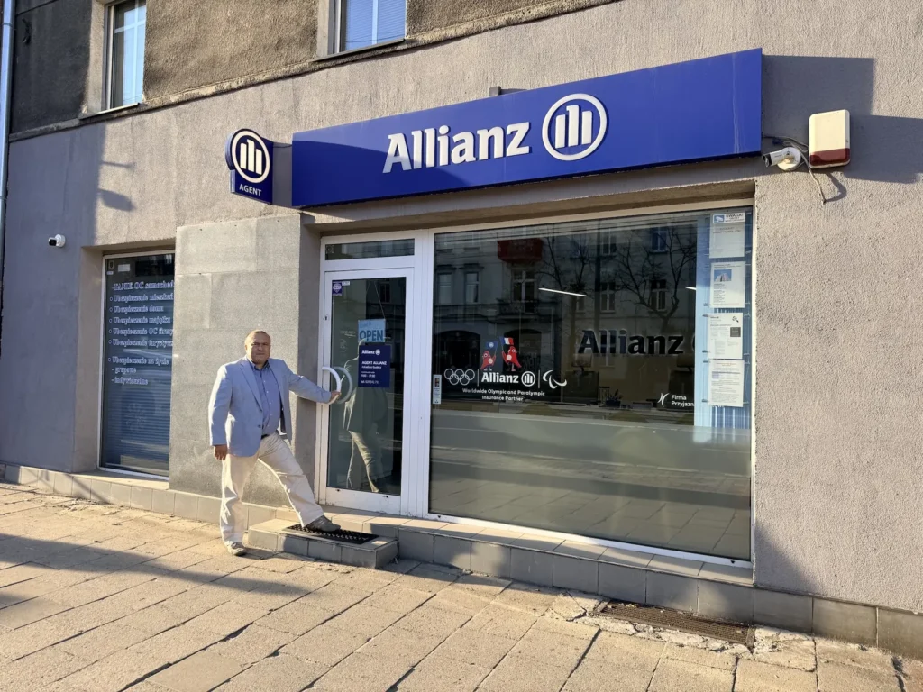 Placówka Agenta Allianz przy ul. 1 Maja 35 w Katowicach, Arkadiusz Budzicz przy wejściu
